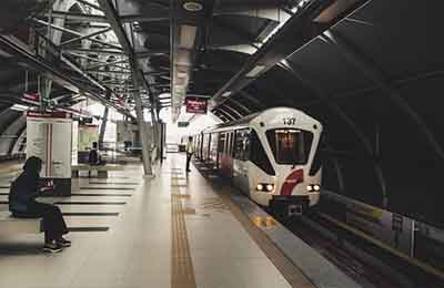 談軌道交通高架車站復合管道系統